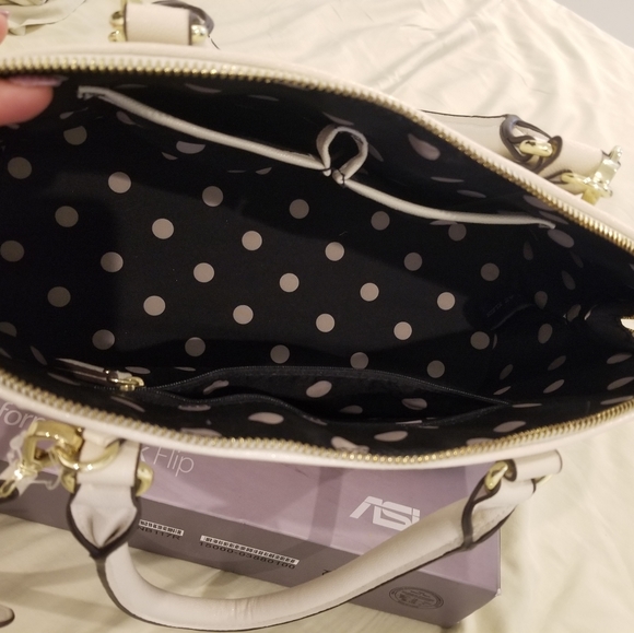 Handbag - Picture 4 of 5